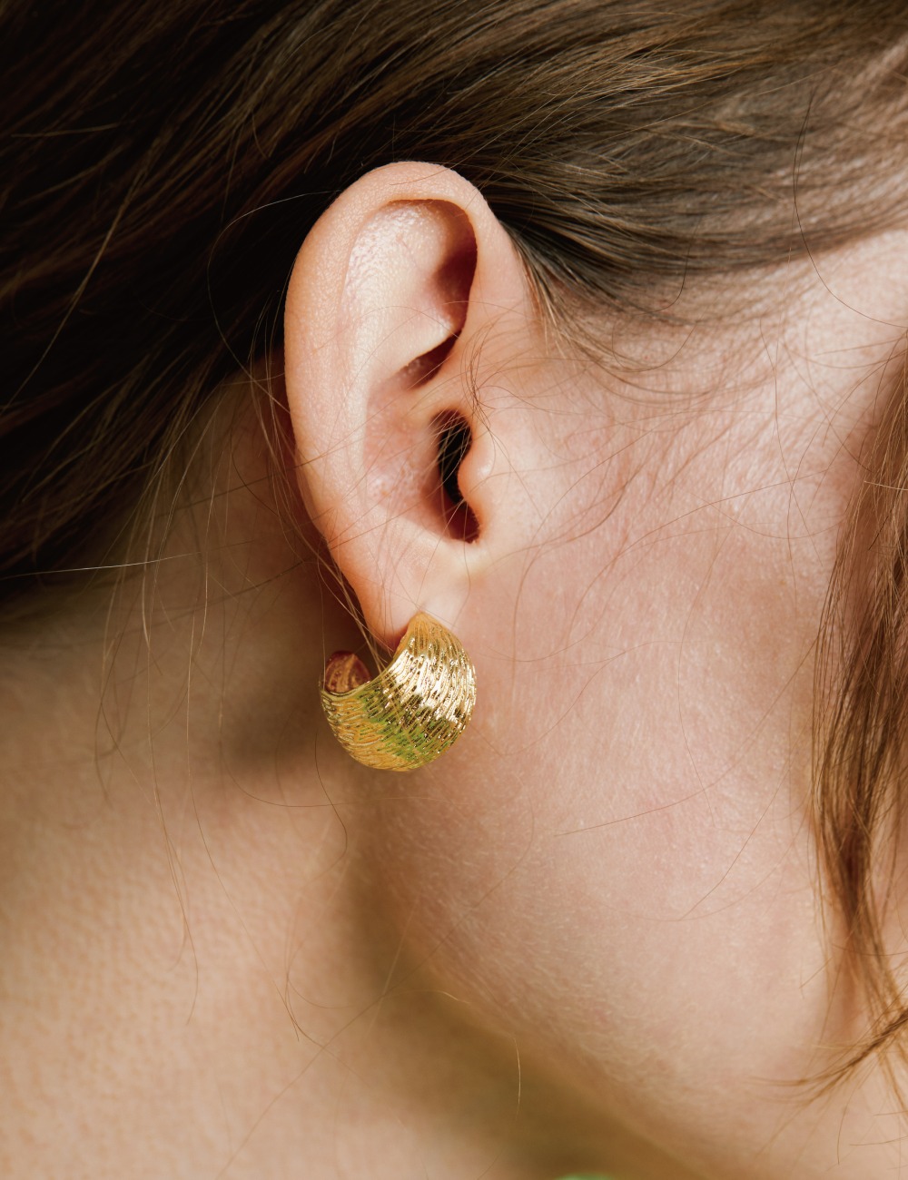 Walnut Earring (Gold)